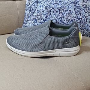 Skechers Go-Flex slip-on sneakers charcoal NWT